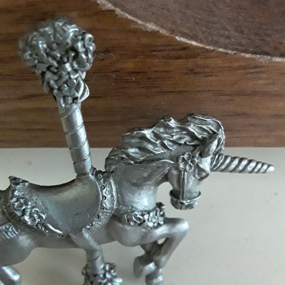 Vintage SPOON Pewter Carousel Unicorn Pin - UNISEX - Picture 2 of 4
